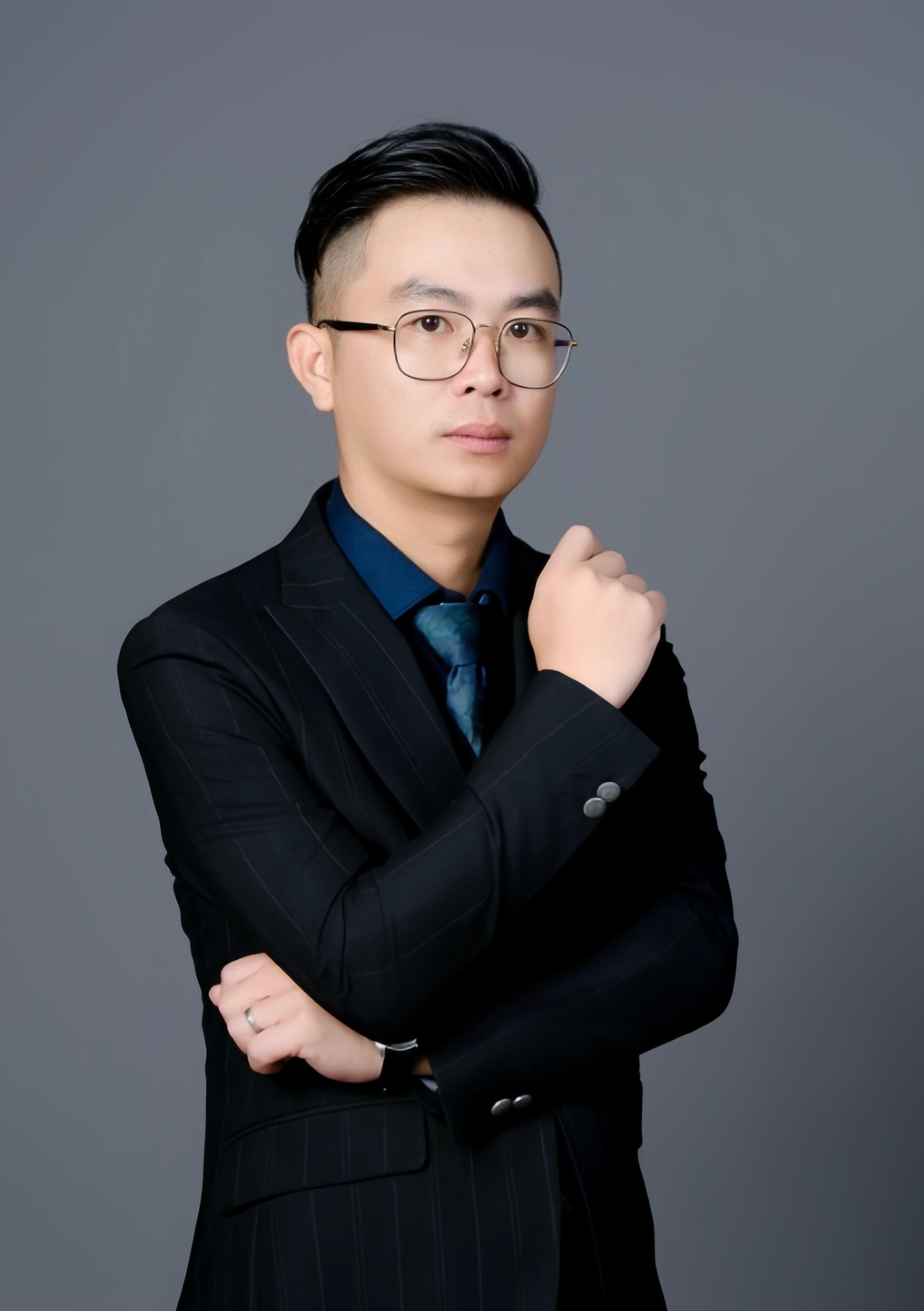 李翼龙律师